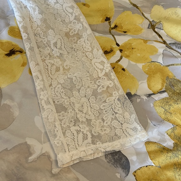 EXPRESS | ROMPER | SM PETITE | LACE | FULLY LINED - Picture 5 of 11